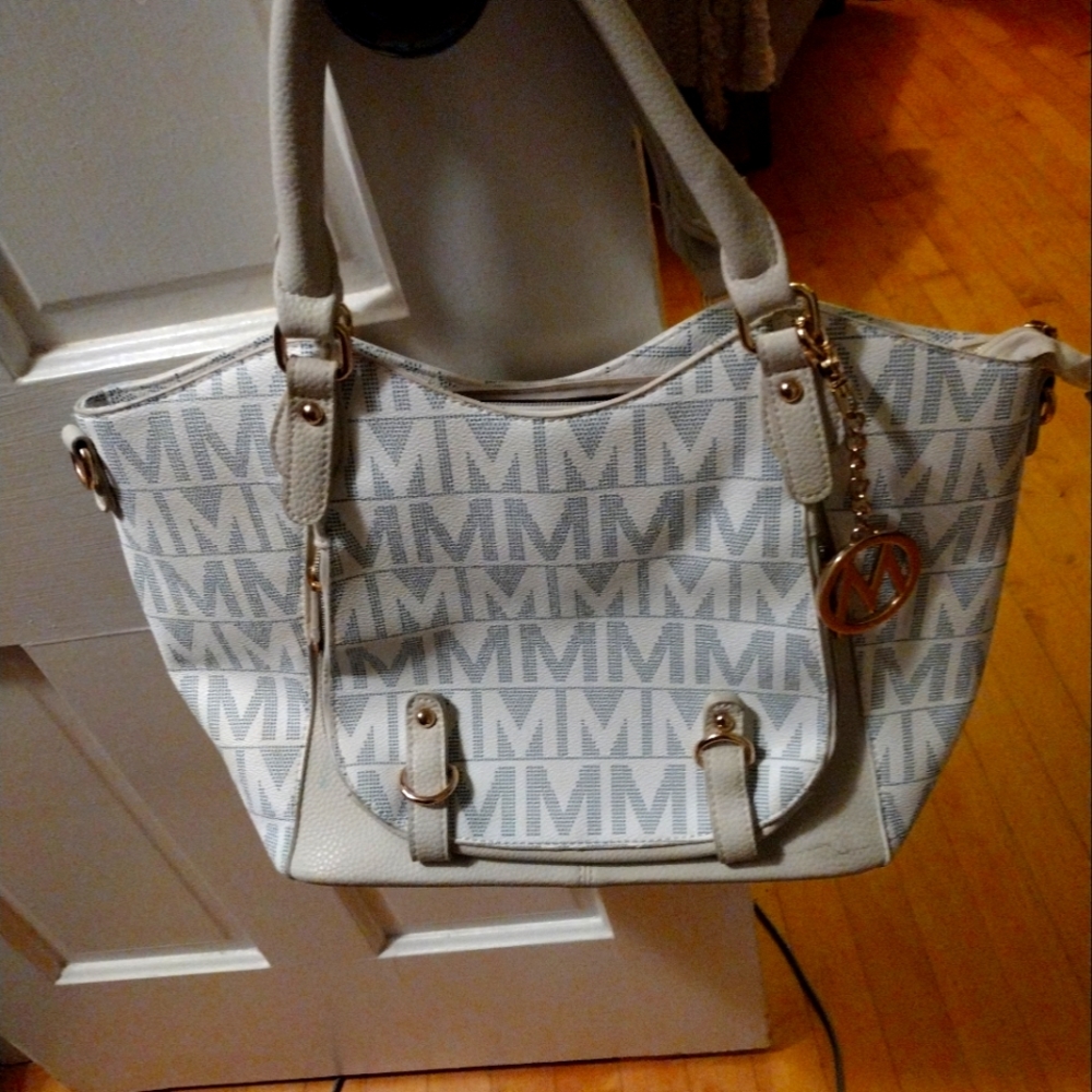M purse